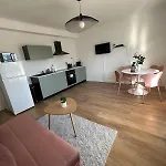 Le Romane-appartement Calme Et Confort-15 Minutes A Pied De L Hyper Centre-parking Gratuit 公寓